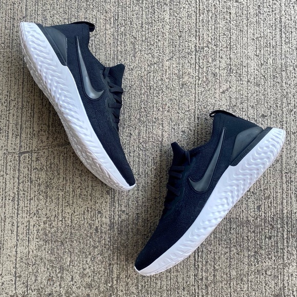 Nike Epic React Flyknit 2 Black and White Running Shoes - Picture 8 of 8